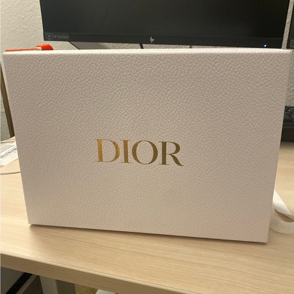 Dior gift box - Picture 7 of 8